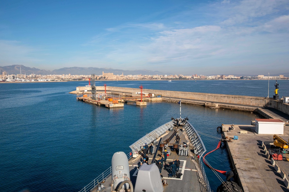 USS Leyte Gulf (CG 55) Departs Palma de Mallorca, Spain