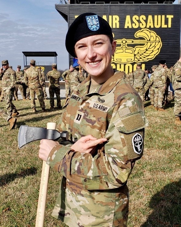 Army physical therapist’s desire to learn earns her top honors at air assault school