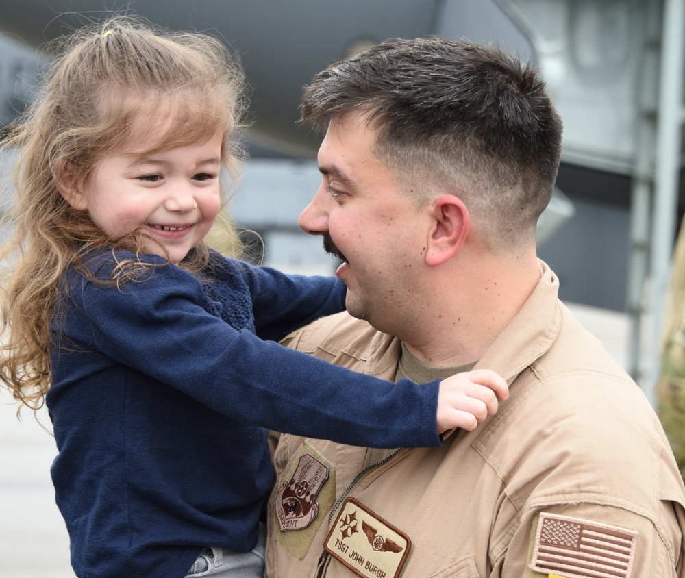 Pennsylvania Air National Guardsmen Reunite with Family After Deployment