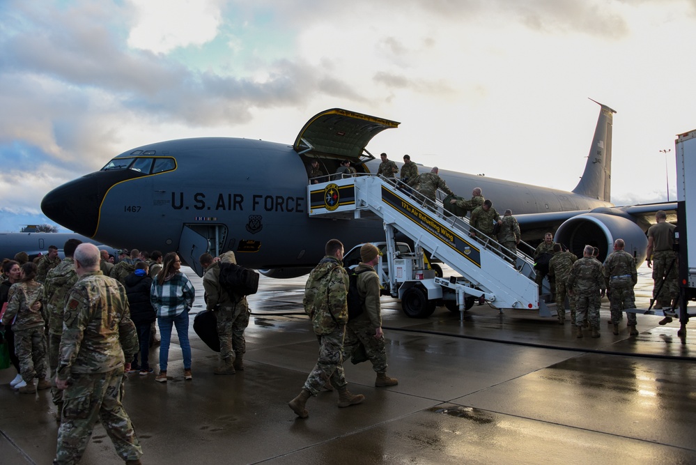 Pennsylvania Air National Guardsmen Reunite with Family After Deployment