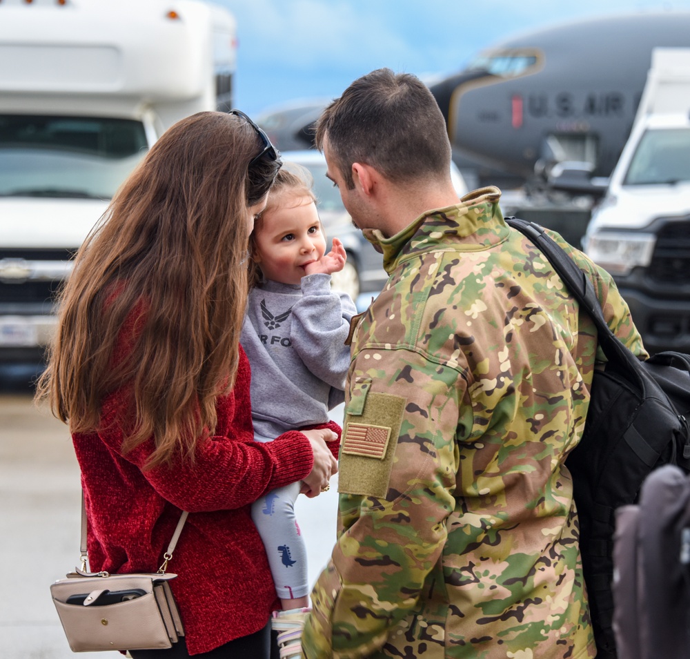 Pennsylvania Air National Guardsmen Reunite with Family After Deployment