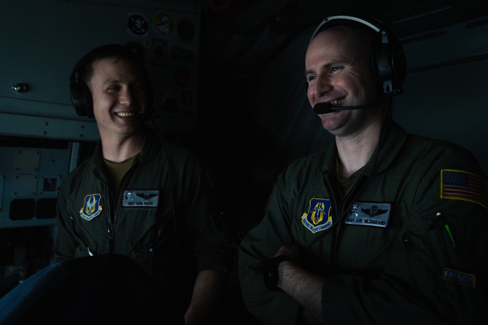 Citizen Airmen refuel F-15E Strike Eagles over North Carolina