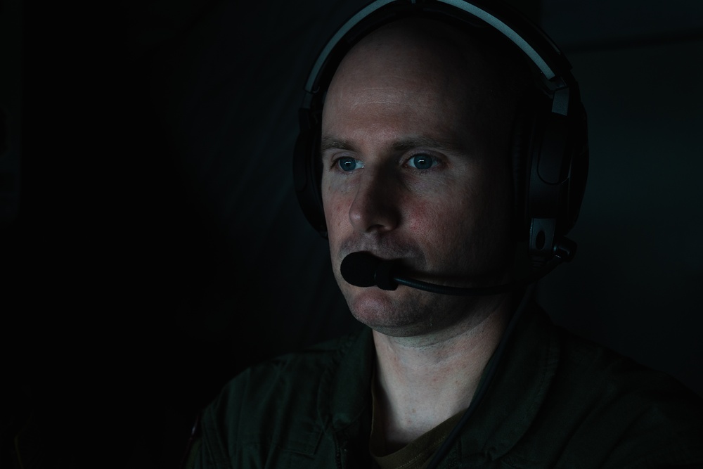 Citizen Airmen refuel F-15E Strike Eagles over North Carolina