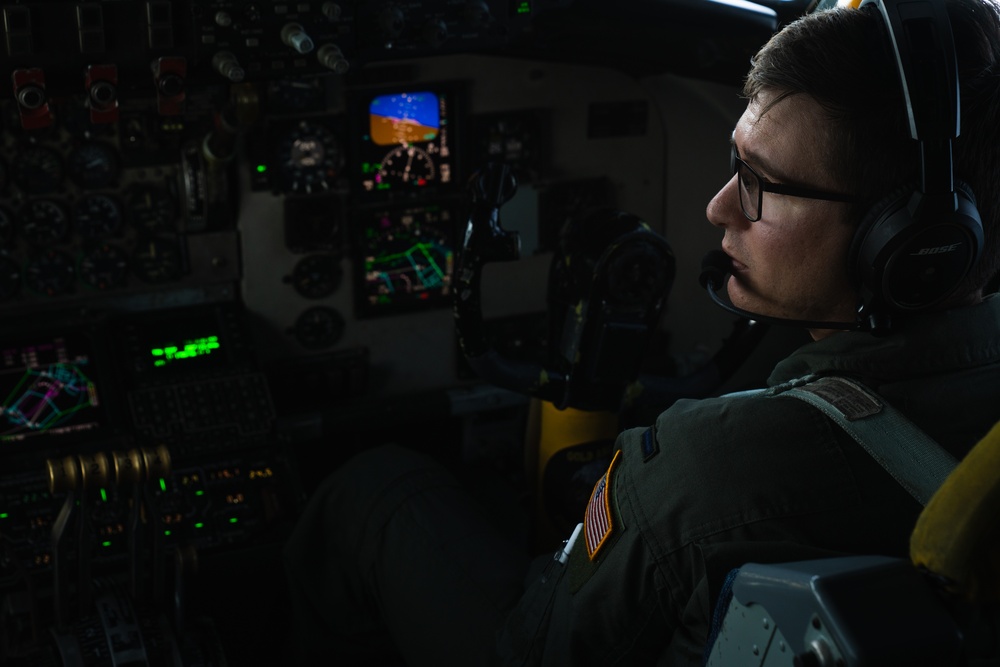 Citizen Airmen refuel F-15E Strike Eagles over North Carolina