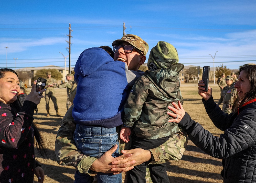 1st Cavalry Division Welcomes Troops from 3rd Armored Brigade Combat Team “GREYWOLF” Back to Fort Hood, TX