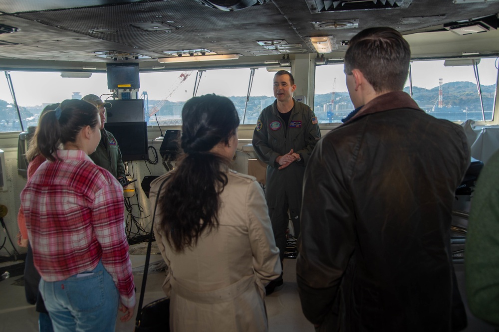 USS Ronald Reagan (CVN 76) Sailors host tour for Rear Adm. Carl Lahti, Commander Naval Forces Japan, and his family