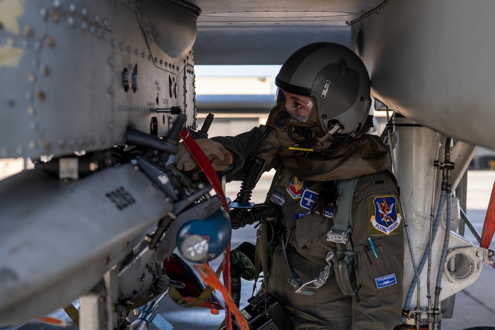 Pilots conduct CBRN flight training