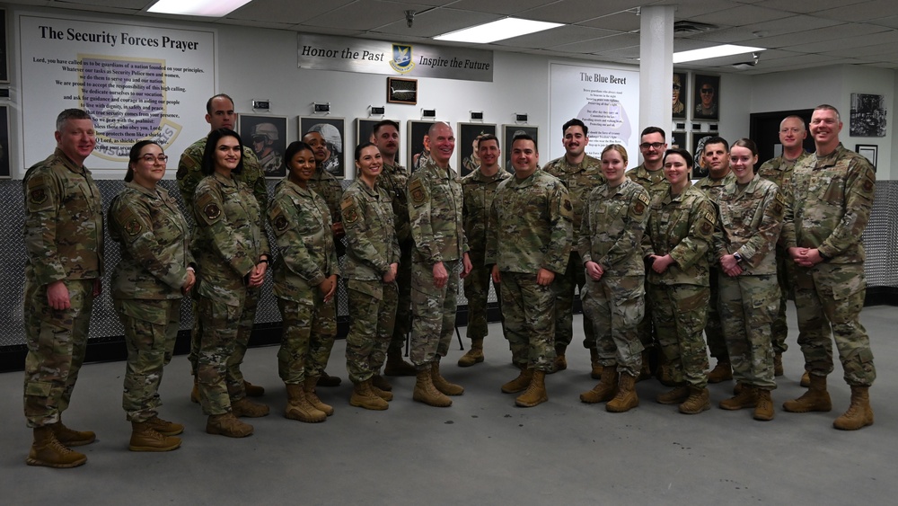 DVIDS - Images - Maj. Gen. Lutton and Chief Master Sgt. Gamez Visit ...