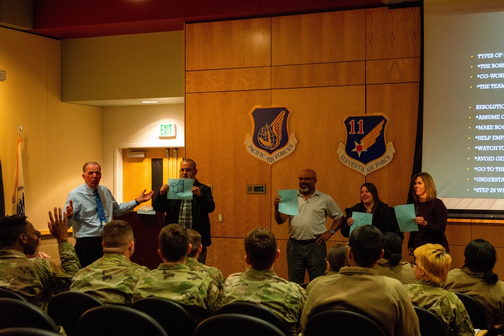 673 WSA receives customer service training