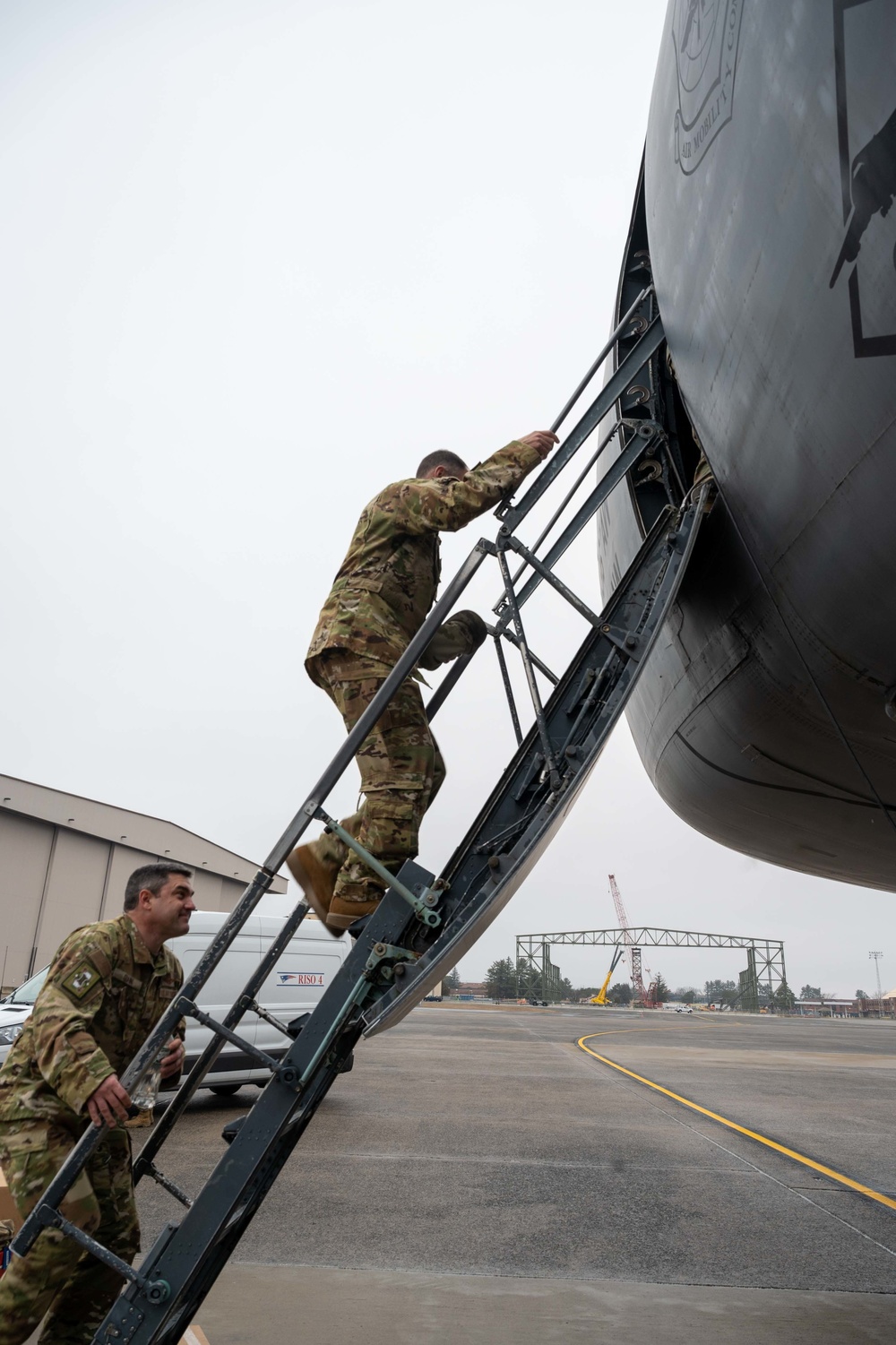 436th OG Aircrew return aircraft to Dover AFB fleet