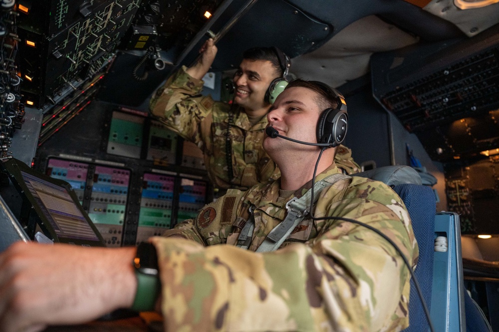 436th OG Aircrew return aircraft to Dover AFB fleet