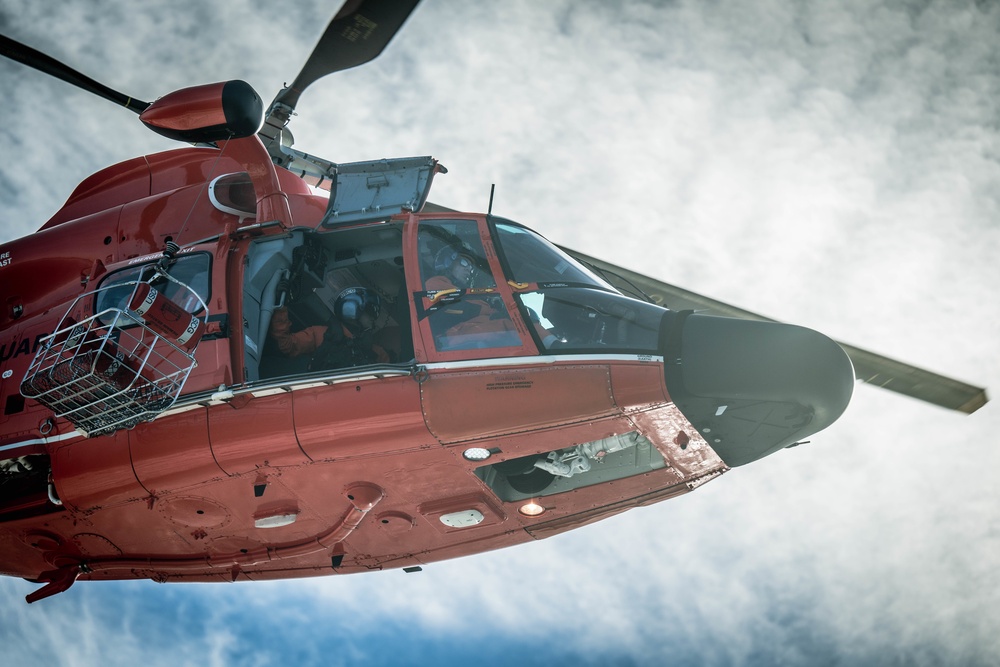 Coast Guard conducts helo ops training in Charleston Harbor