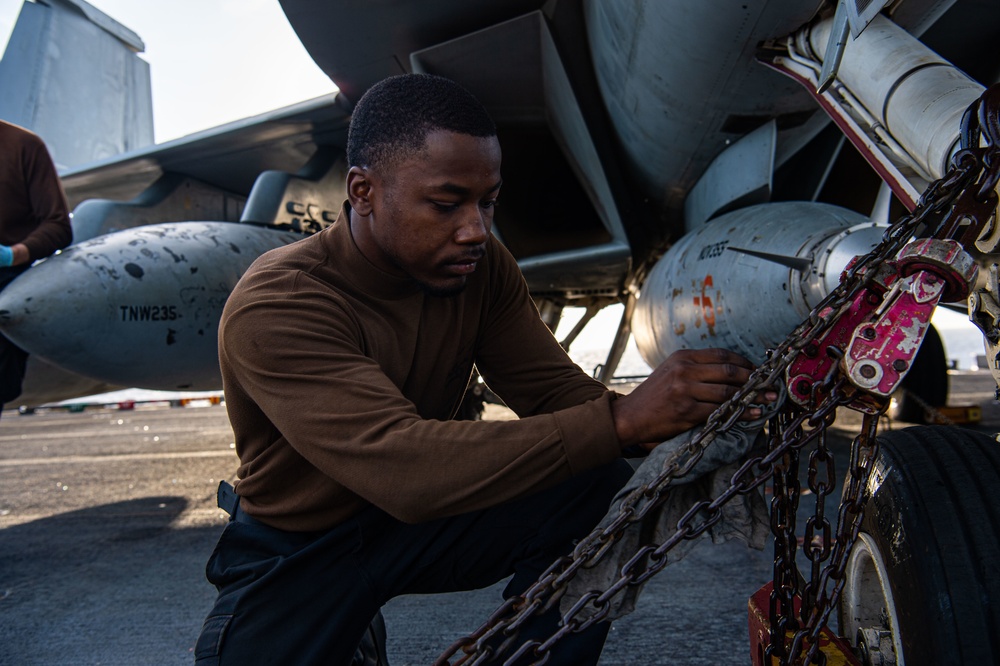 Sailors Perform Maintenance