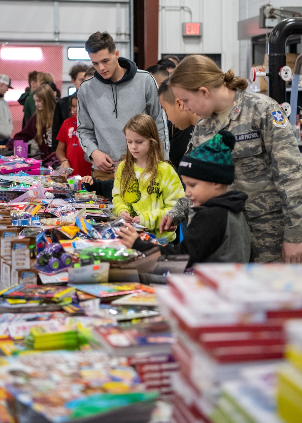 138FW Celebrates Hosts Children's Christmas