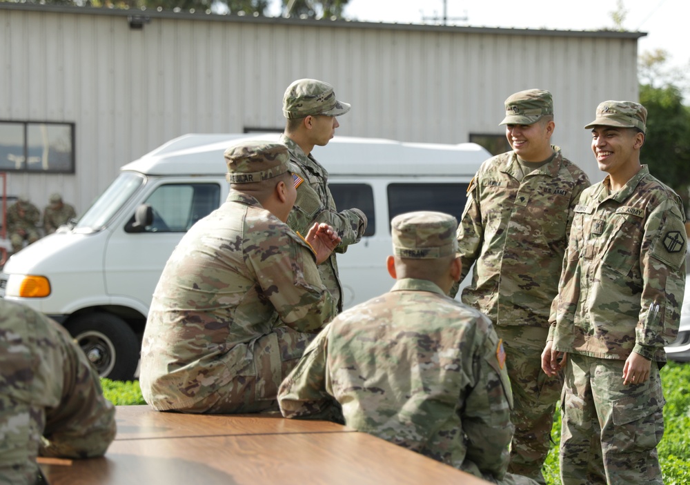 U.S. Army Reserve Soldier Attend Family Day