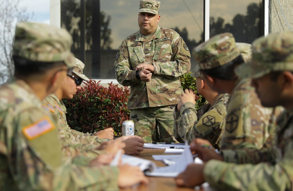 U.S. Army Reserve Soldier Attend Family Day