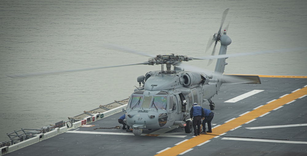 Sailors Assigned to USS America (LHA 6) Conduct Flight Operations