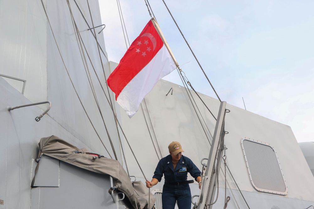 Anchorage Pulls into Singapore