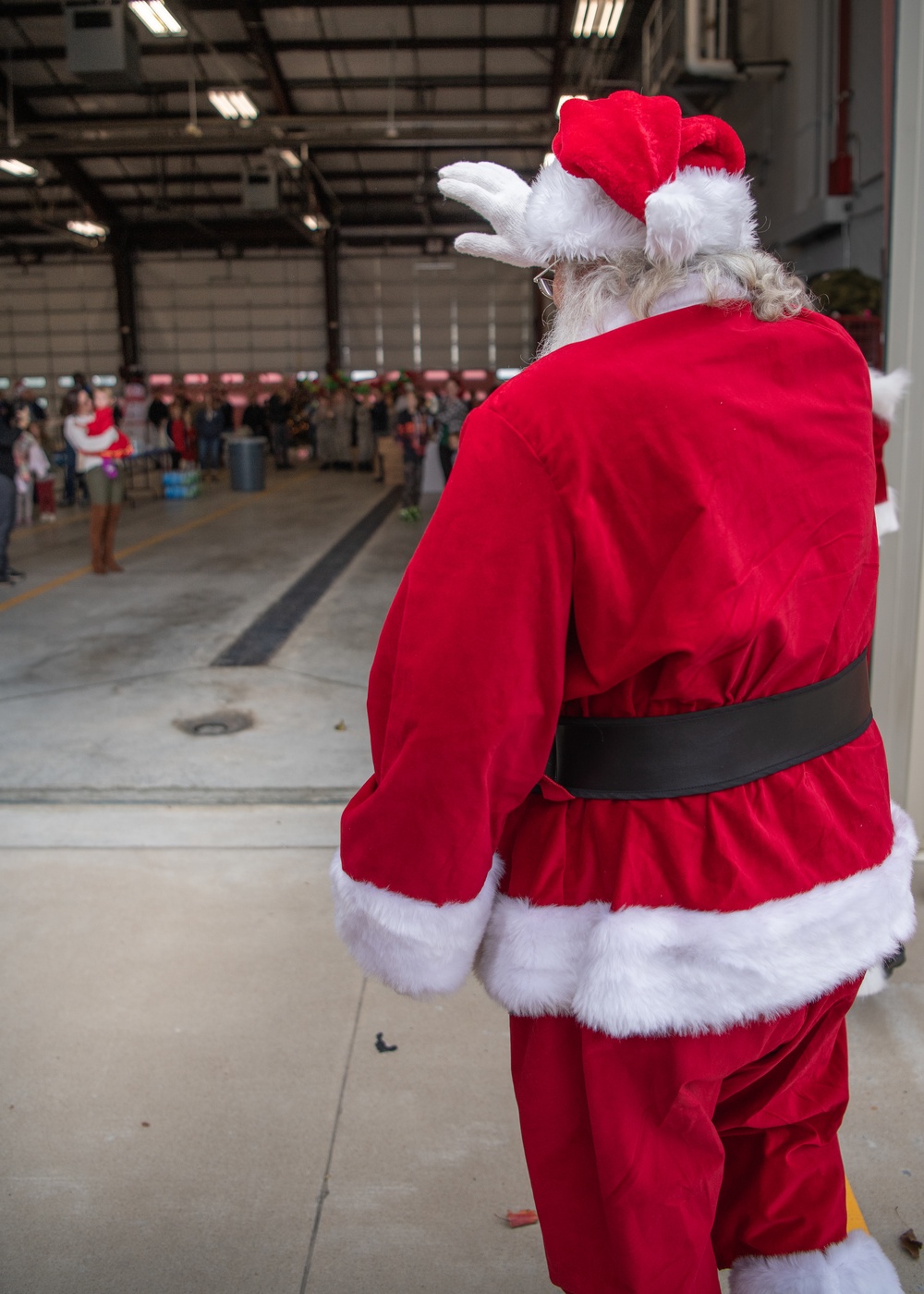 dvids-images-138th-fighter-wing-hosts-a-children-s-christmas-party