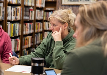 Members of Blue Star Mothers of Iowa Plan for Coming Year