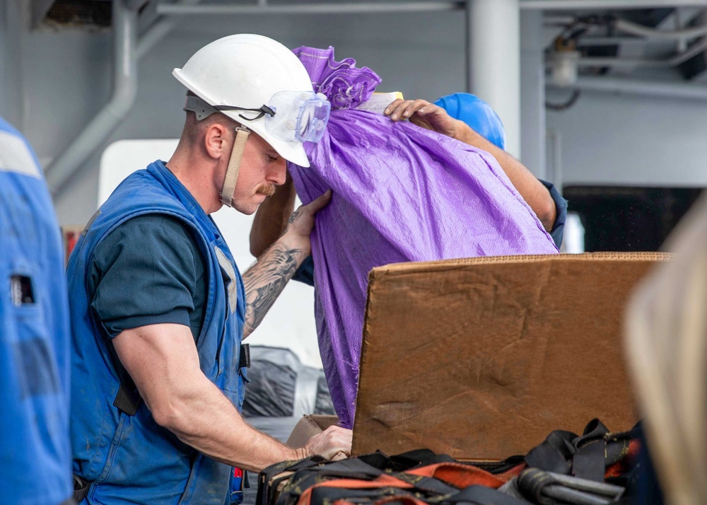 USS Leyte Gulf (CG 55) Completes Replenishment-at-Sea