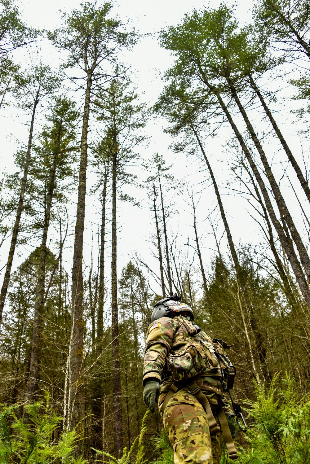 Tennessee National Guard medic waits for a lift in joint exercise