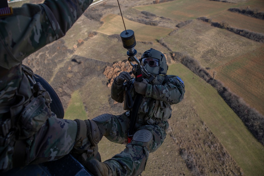 KFOR MEDEVAC team conducts hoist training