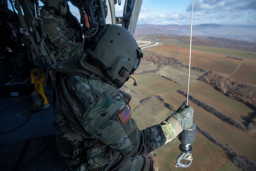 KFOR MEDEVAC team conducts hoist training