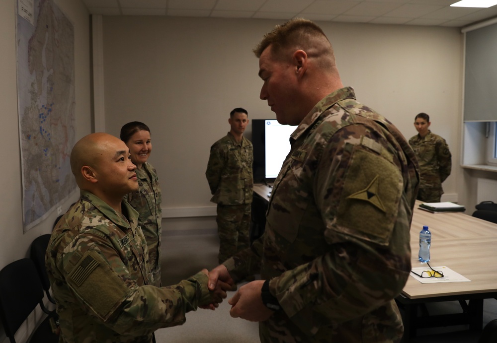 Maj. Gen. Beck Visits Camp Kosciuszko