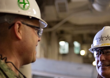 Vice Adm. Kitchener Visits USS Essex