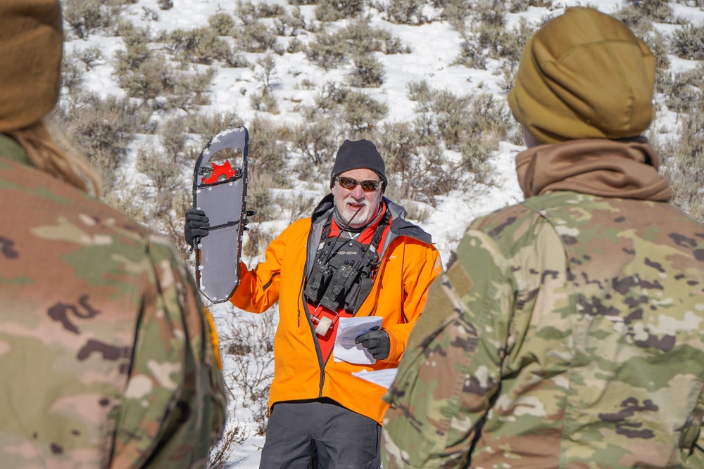 220th Military Police Company Train on Winter Search and Rescue Operations