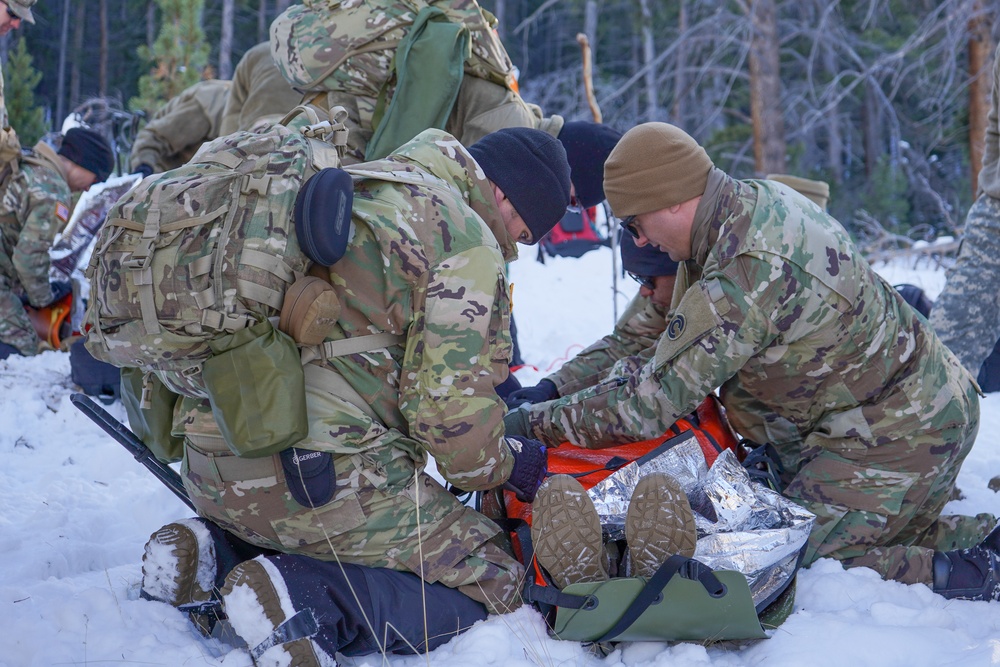 220th Military Police Company Train on Winter Search and Rescue Operations