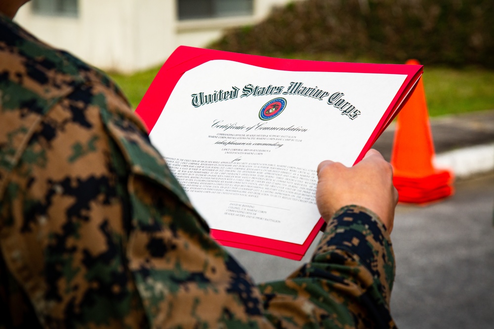 Col. Banning Presents Certificates of Commendation to Marines with MCBB Headquarters and Support Battalion Camp Services on Camp Lester