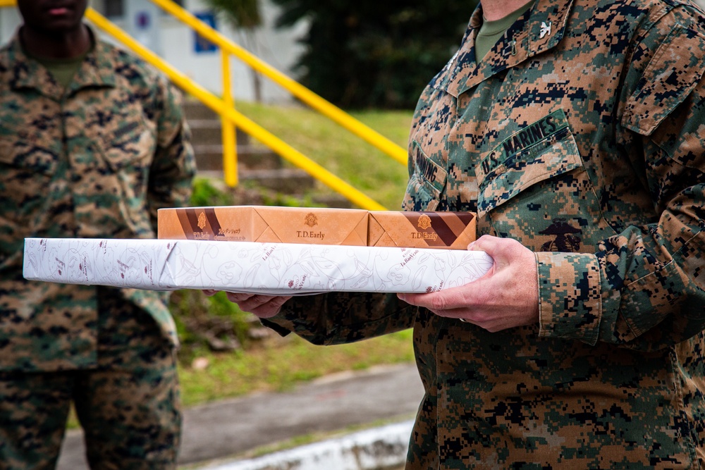 Col. Banning Presents Certificates of Commendation to Marines with MCBB Headquarters and Support Battalion Camp Services on Camp Lester