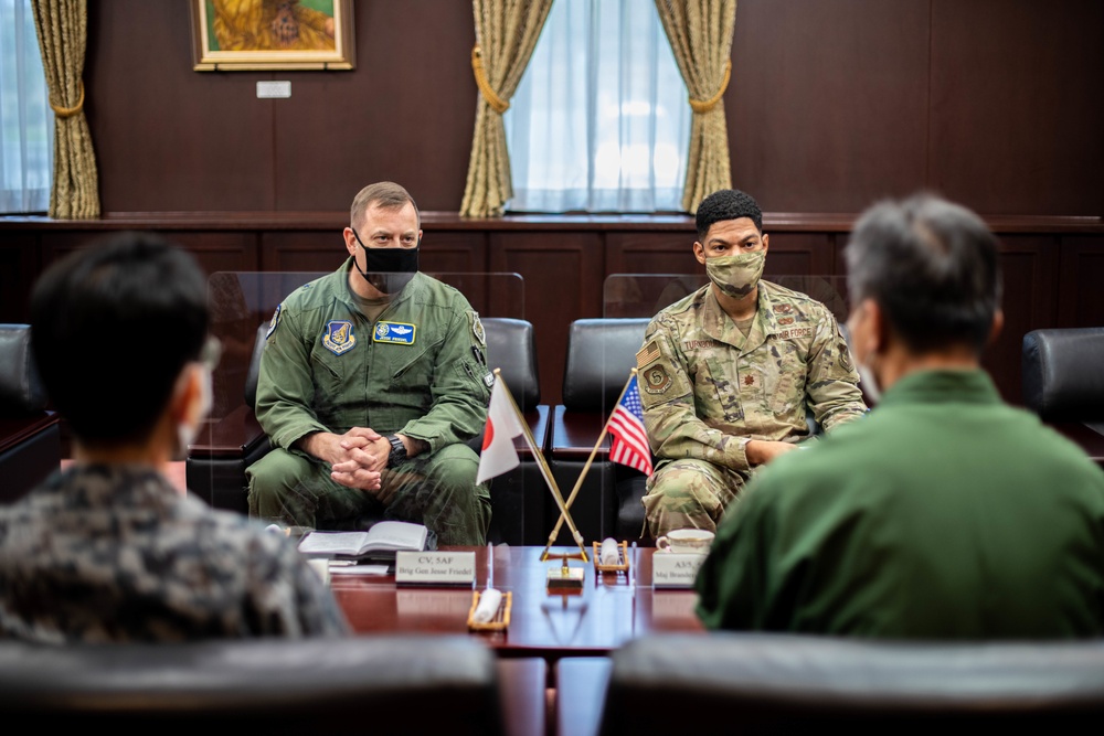 5th AF DCOM visits Okinawa