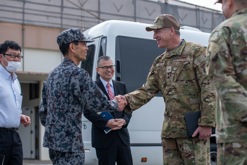 5th AF DCOM visits Okinawa
