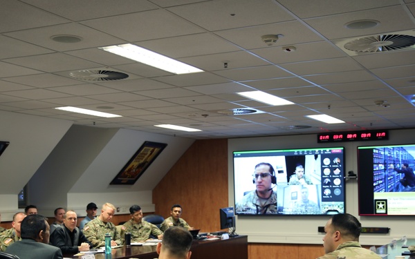Army CIO visits 2d TSB