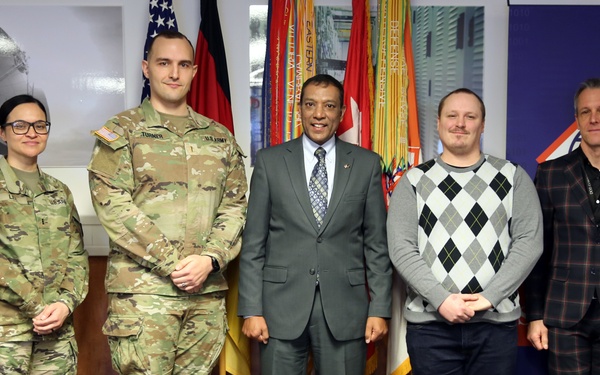 Army CIO visits 2d TSB
