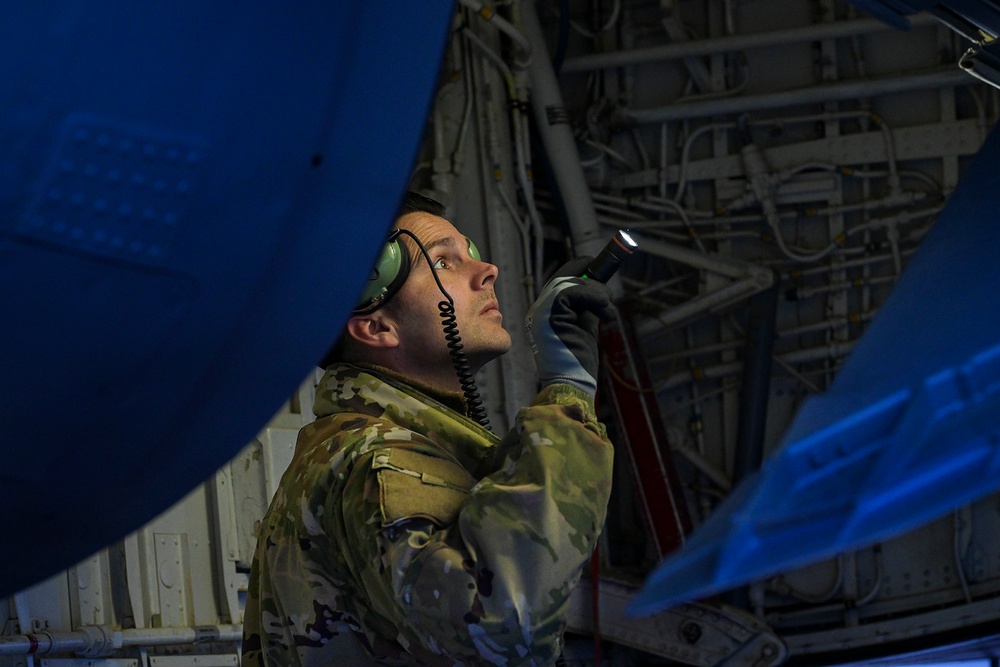 191st Maintenance Squadron Preforming Preflight Maintenance