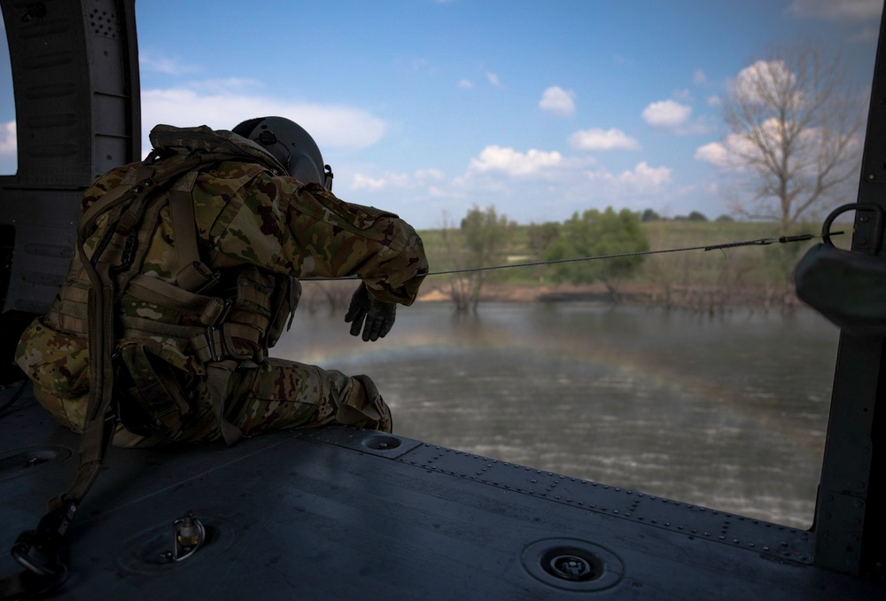 Kentucky National Guard Conducts Aerial Firefighting Training