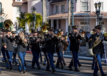 3rd Infantry Division Band marches through Universal Orlando