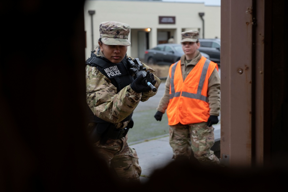 Practice Makes Professionals: Washington National Guard MPs train for active shooter situation