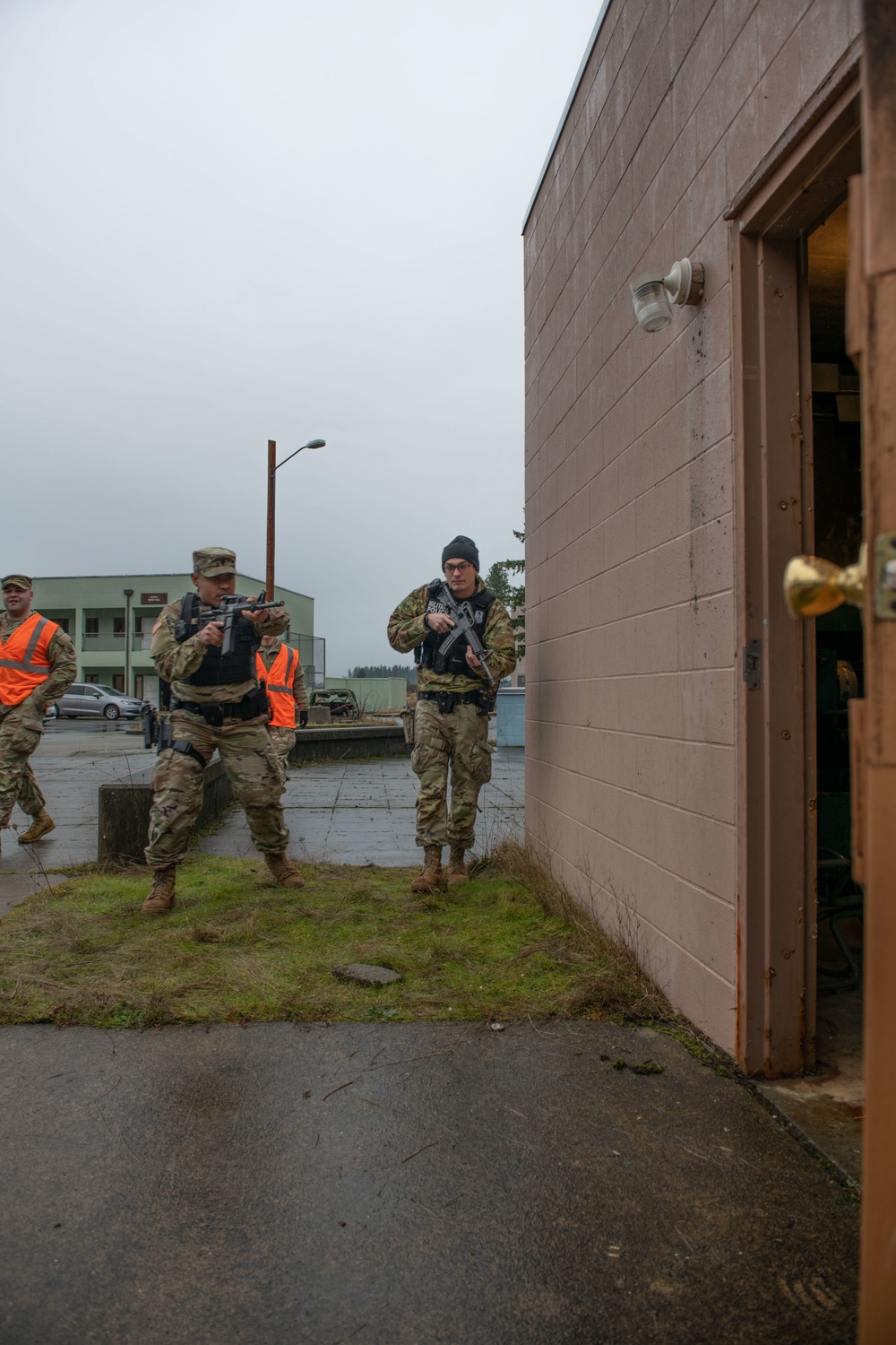 Practice Makes Professionals: Washington National Guard MPs train for active shooter situation
