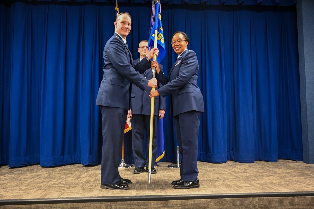 908th Force Support Squadron Welcomes New Commander