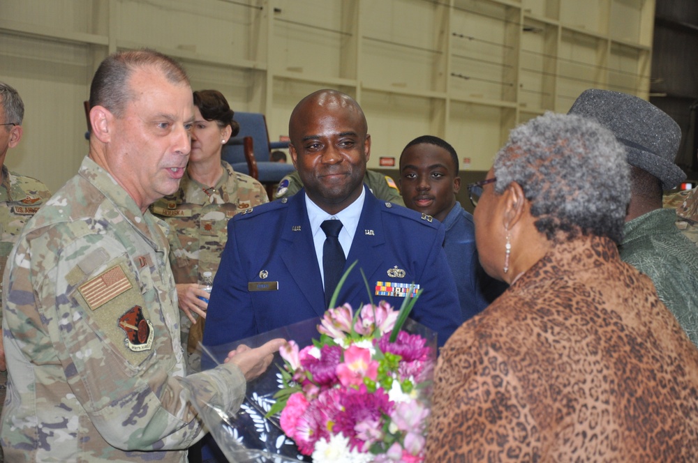 908th Maintenance Squadron Welcomes New Commander