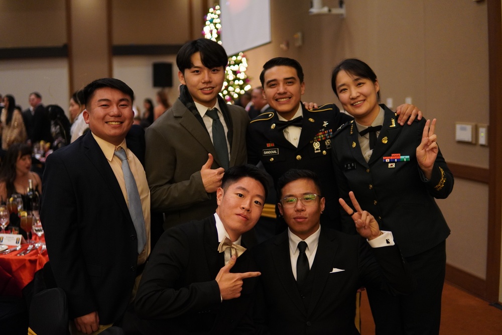 65th Medical Brigade Hosts Annual Holiday Ball