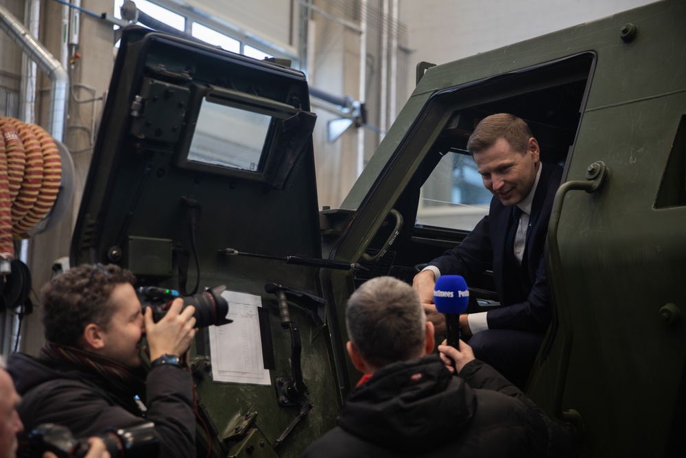 U.S. Army Showcases HIMARS in Estonia