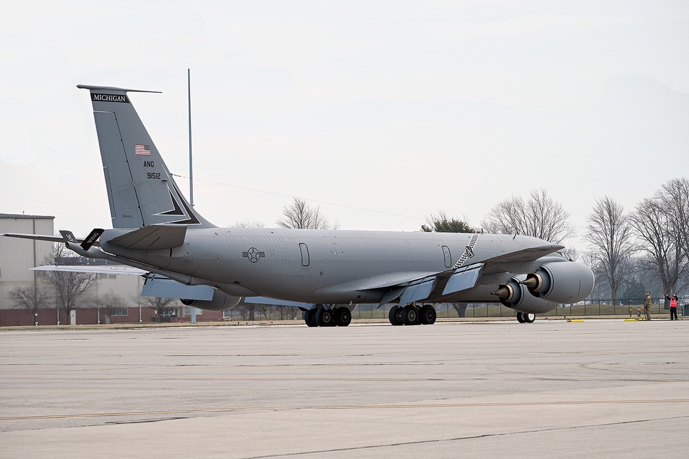 Recovering a KC-135 From Flight-Operations at Selfridge