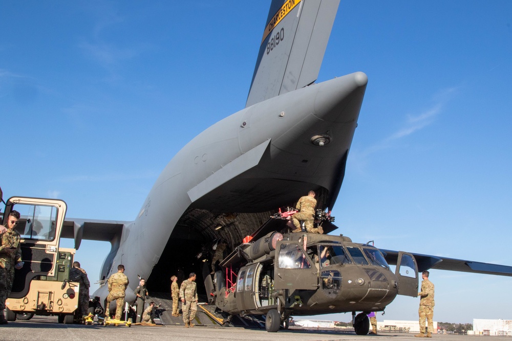 3rd Combat Aviation Brigade Soldiers Conduct Joint Air Load Training