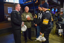 Super Bowl Champion, Purple Heart Recipient meets Navy Recruiters